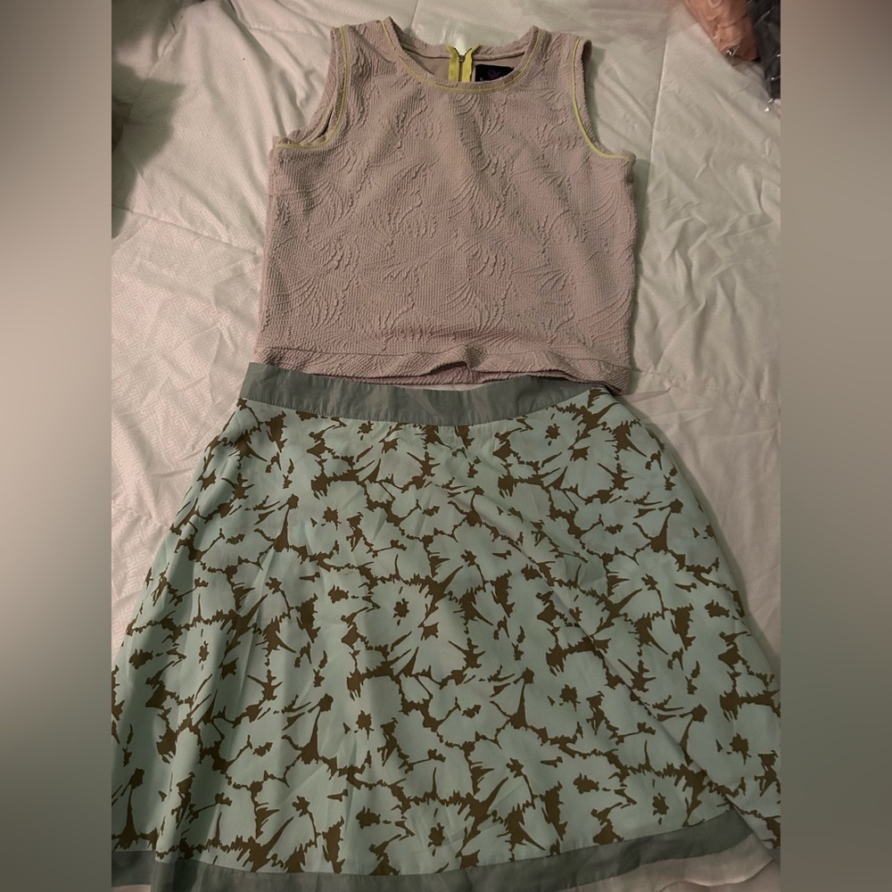 Plains and prints. Size 6 USA. Philippines Medium. Good as new.